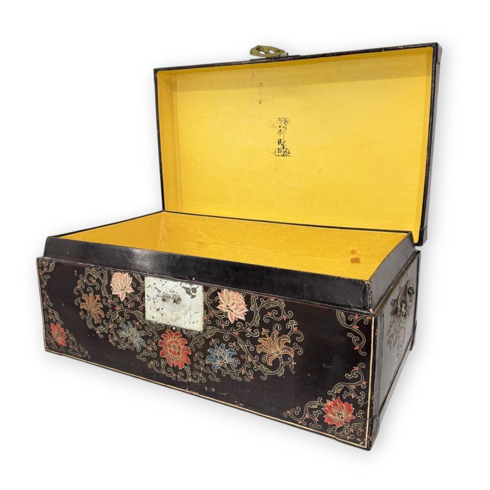Antique Chinese Hand-Painted Decorative Floral Motif Lacquered Wood Chest Trunk
